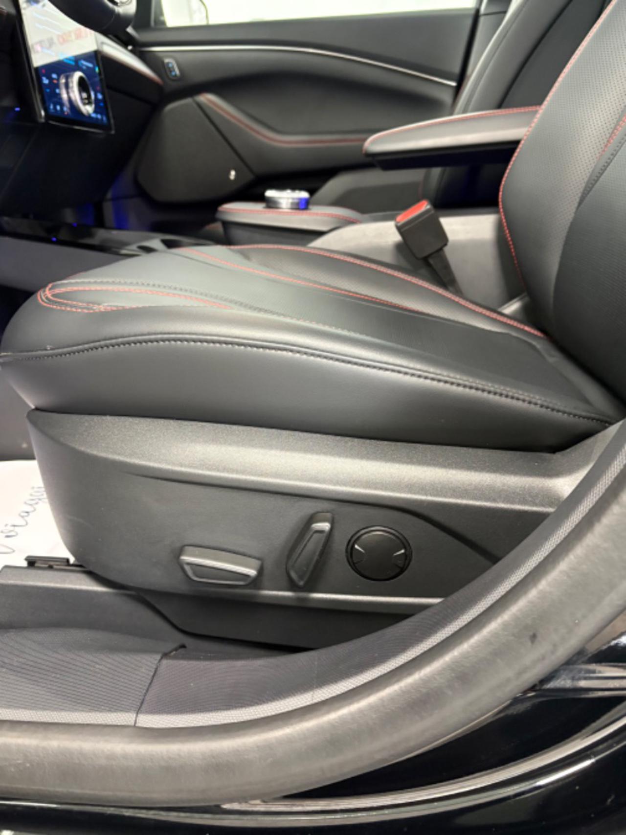 FORD Mustang Mach-E Extended Range 294 CV - 9