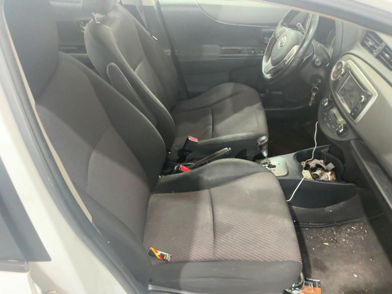 TOYOTA Yaris 1.4 D-4D 5p  Active CAMBIO AUTOMATICO - 13