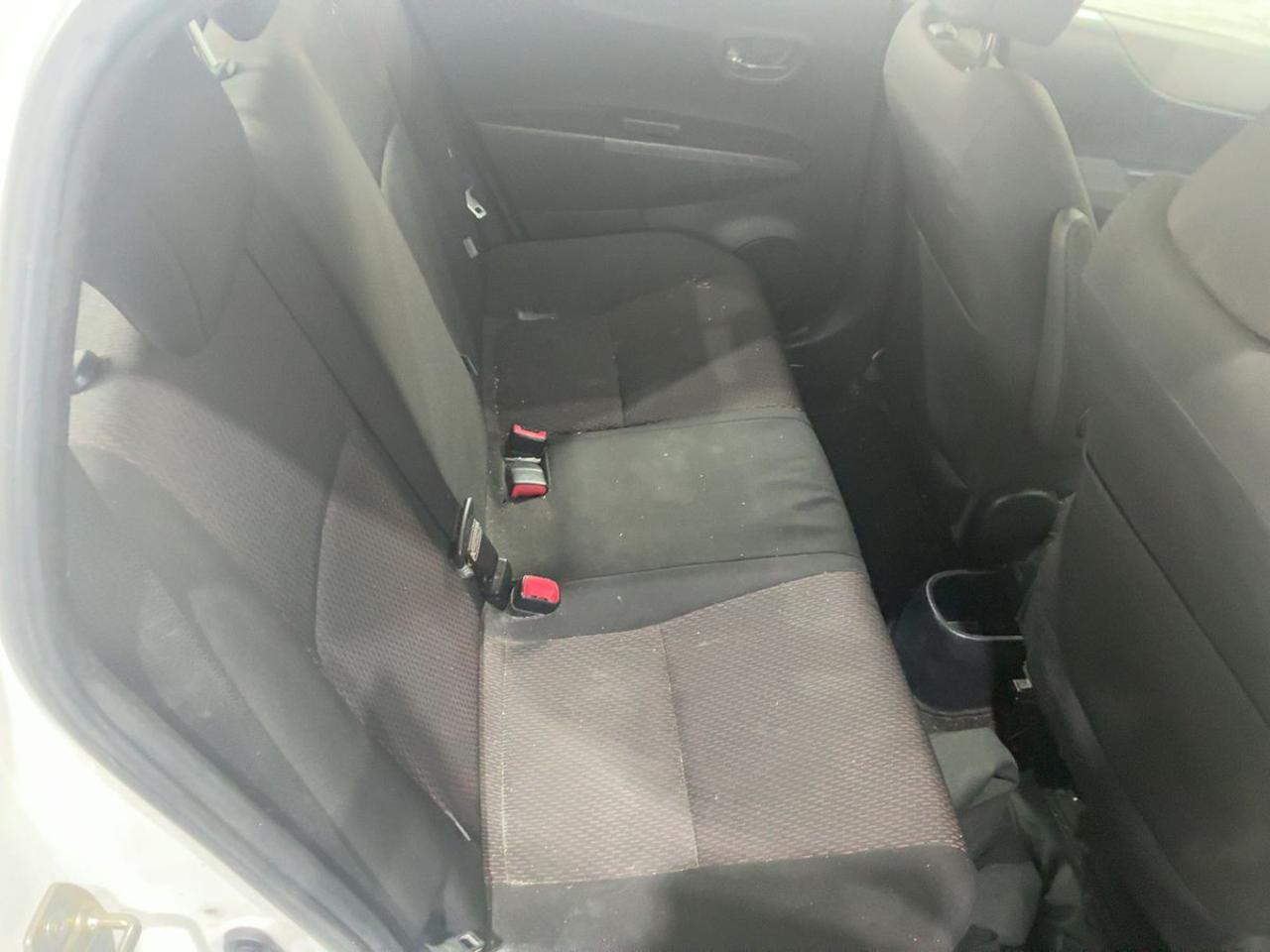 TOYOTA Yaris 1.4 D-4D 5p  Active CAMBIO AUTOMATICO - 14