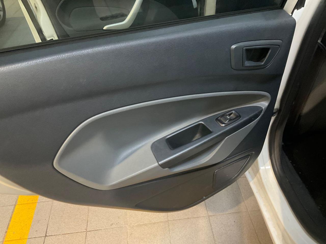 FORD Fiesta 1.4 TDCi 70CV 5 porte Titanium - 15