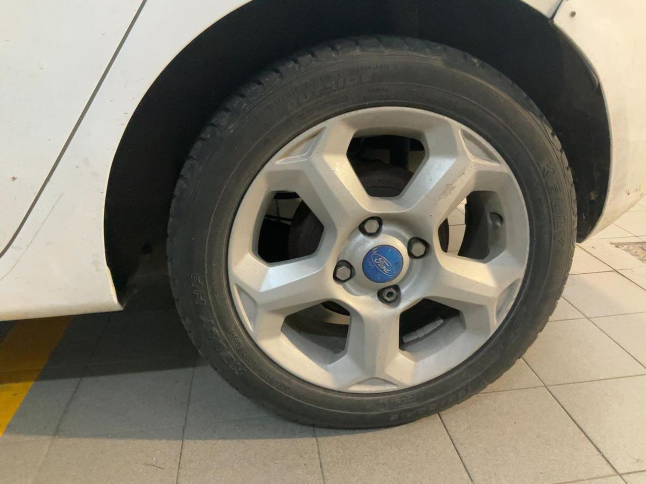 FORD Fiesta 1.4 TDCi 70CV 5 porte Titanium - 19