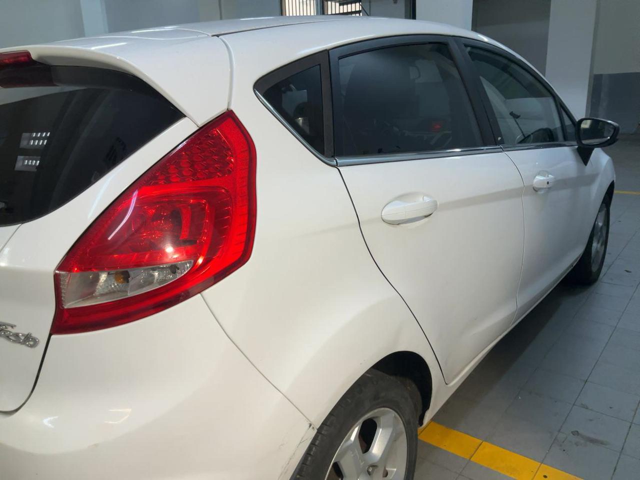 FORD Fiesta 1.4 TDCi 70CV 5 porte Titanium - 6