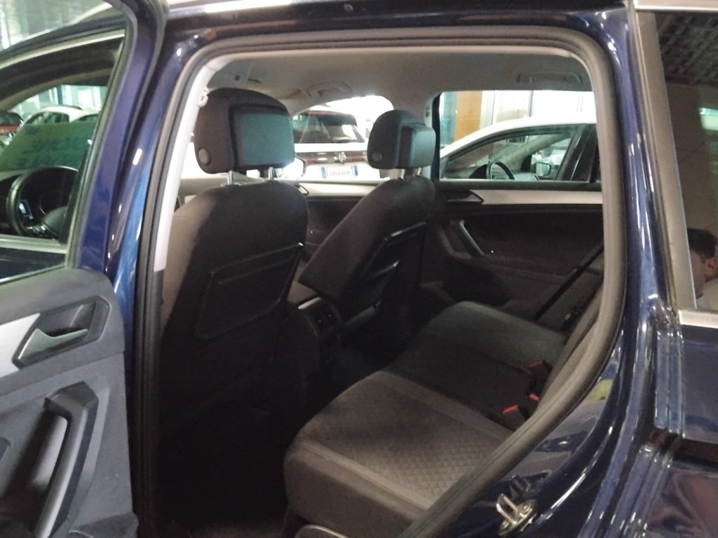 VOLKSWAGEN Tiguan 2.0 TDI SCR DSG 4MOTION Business - 8