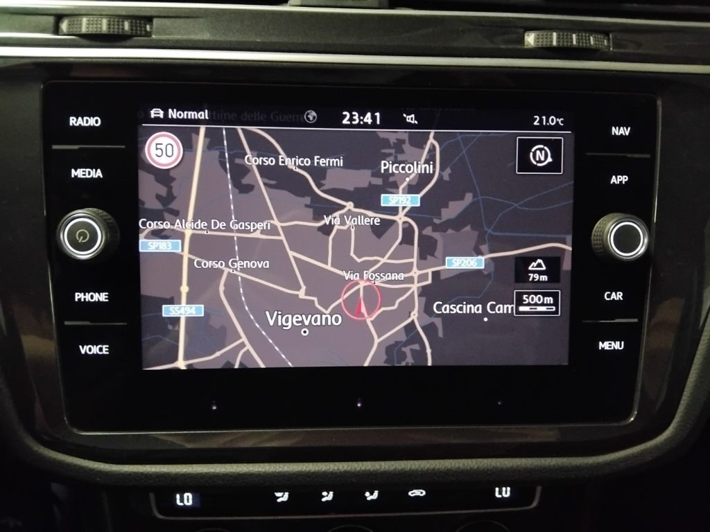 VOLKSWAGEN Tiguan 2.0 TDI SCR DSG 4MOTION Business - 24