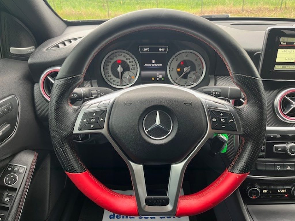 MERCEDES-BENZ A 160 d Premium - 11