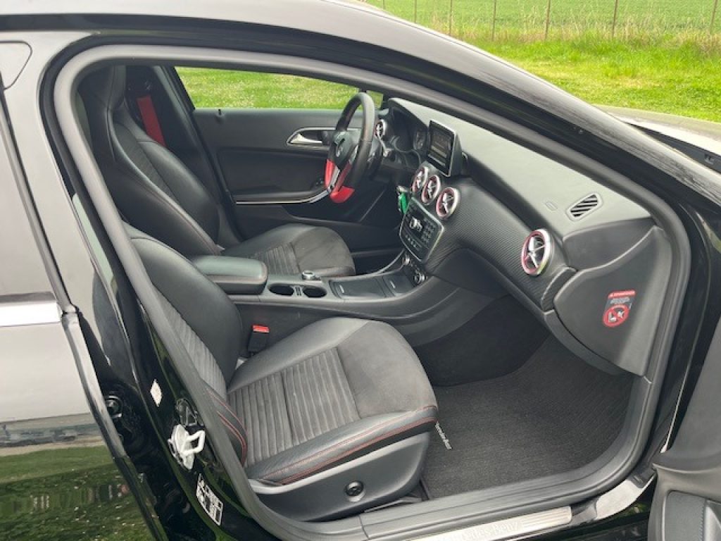 MERCEDES-BENZ A 160 d Premium - 22