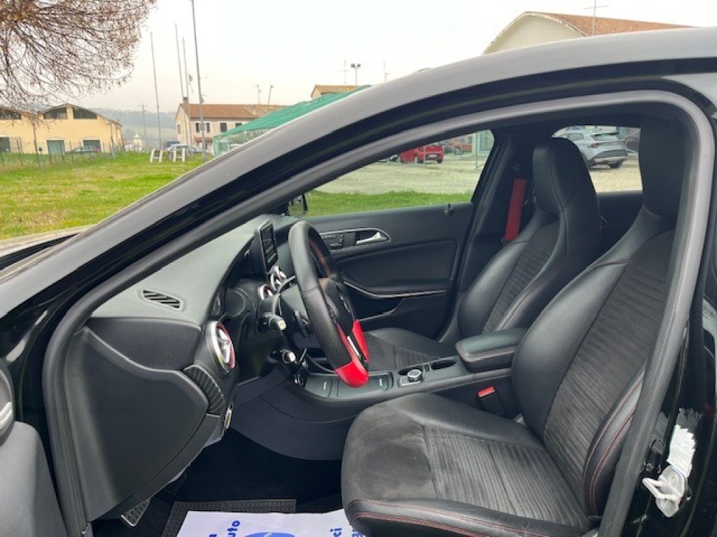 MERCEDES-BENZ A 160 d Premium - 8