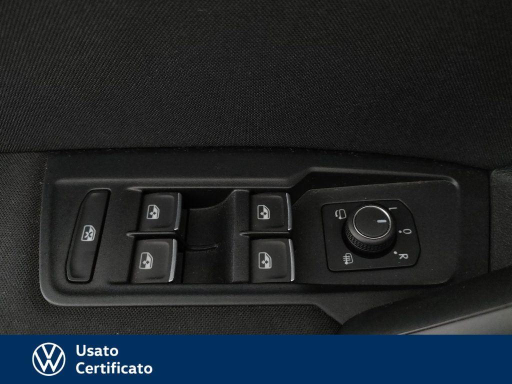 VOLKSWAGEN Tiguan 2.0 tdi life 150cv dsg - 11