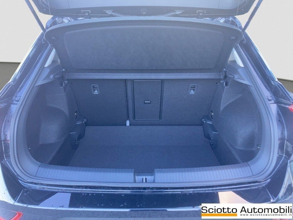 VOLKSWAGEN T-Roc 1.5 TSI ACT DSG Life - 17