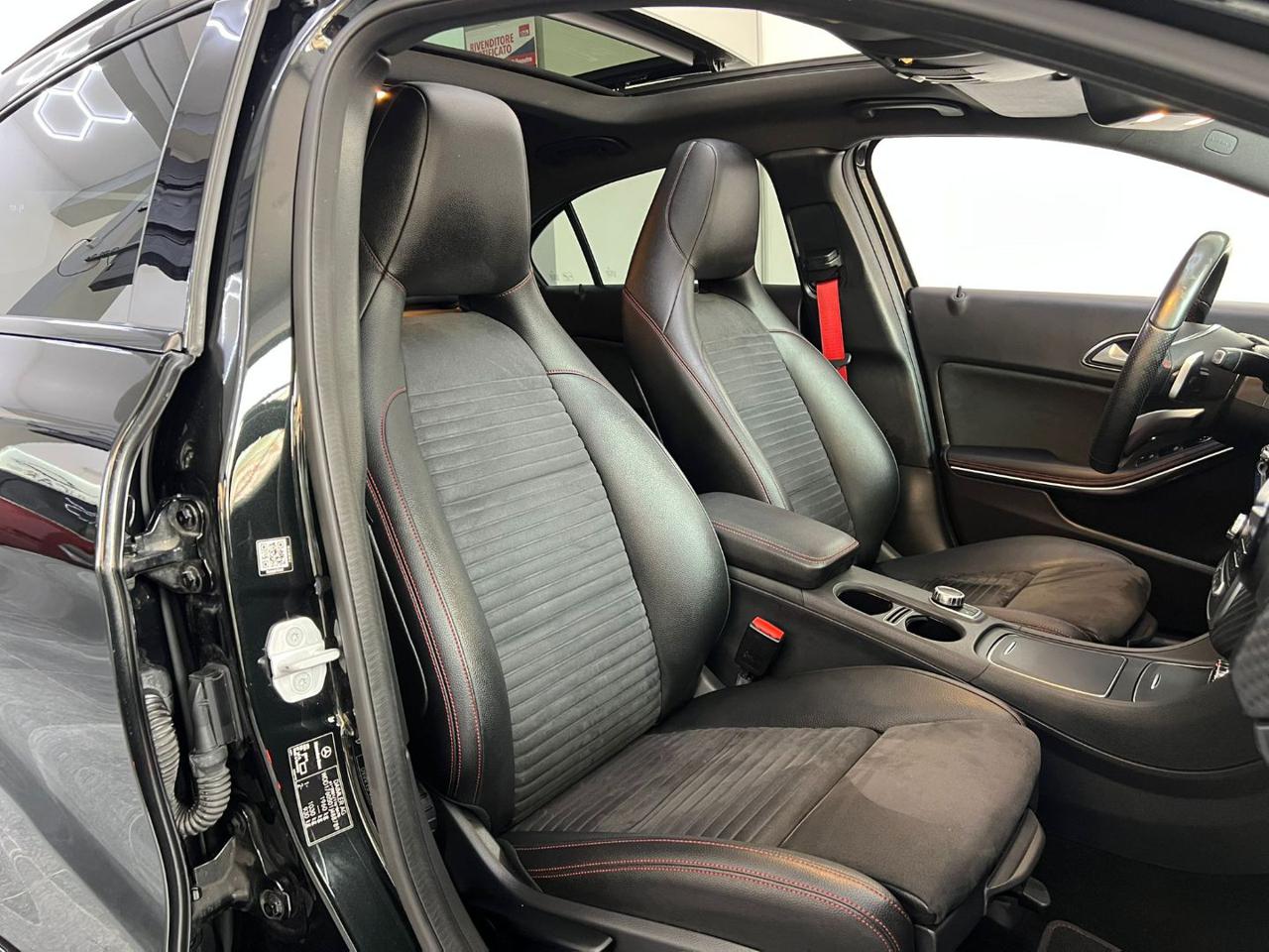 MERCEDES-BENZ A 250 4Matic Automatic Premium - 23