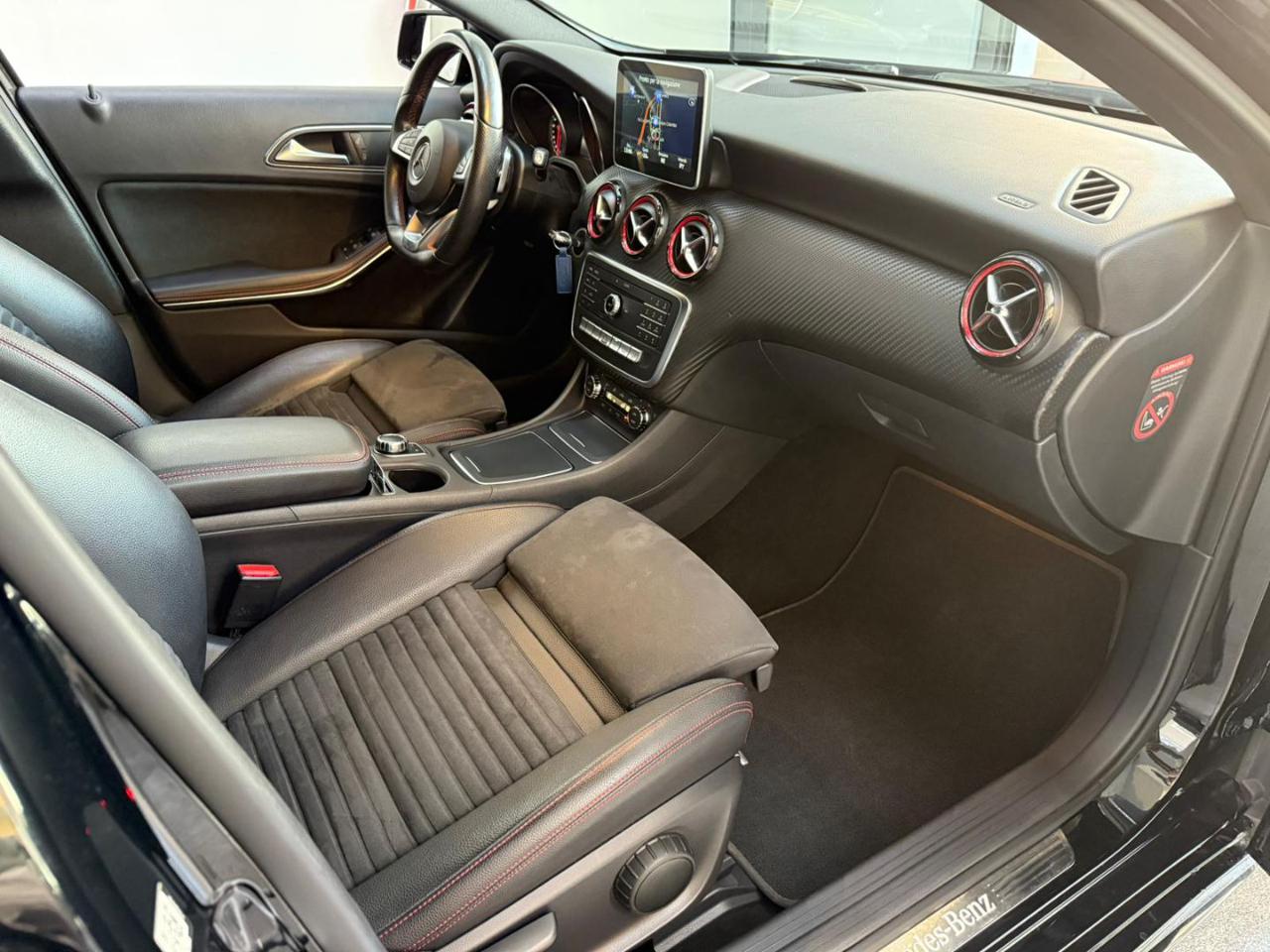 MERCEDES-BENZ A 250 4Matic Automatic Premium - 34