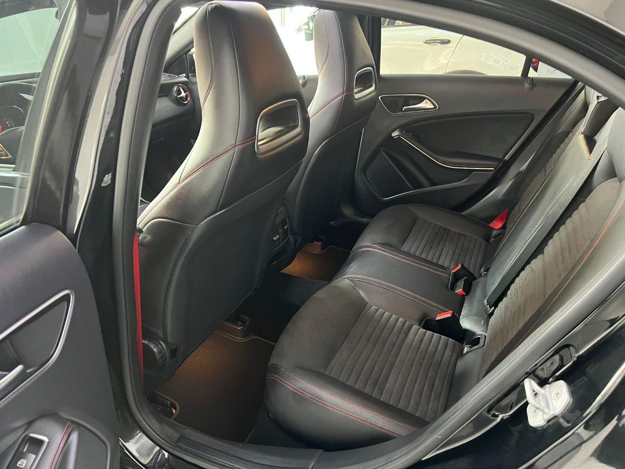 MERCEDES-BENZ A 250 4Matic Automatic Premium - 24