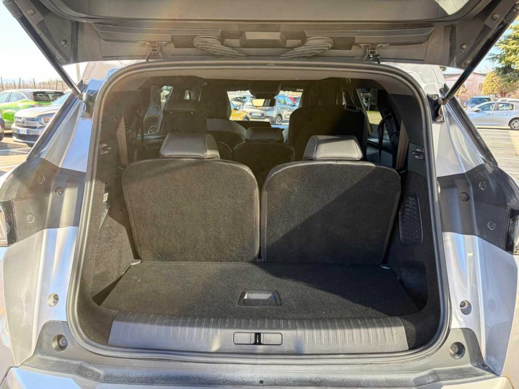 PEUGEOT 5008 Hybrid 145 e-DCS6 Allure - 11