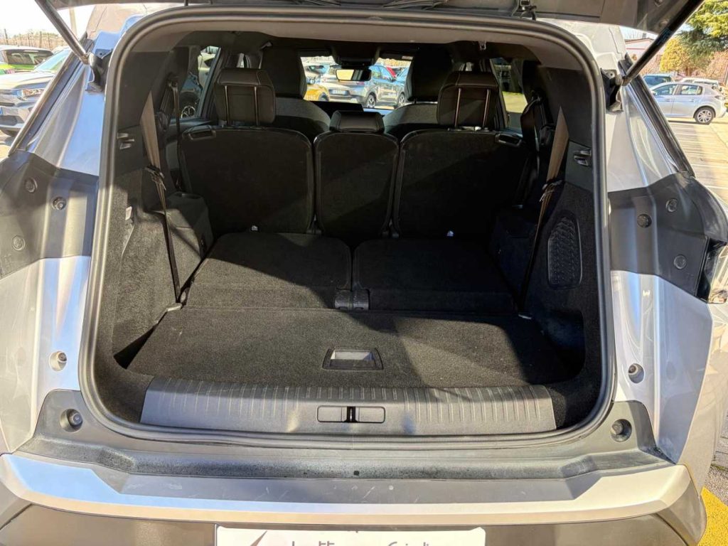 PEUGEOT 5008 Hybrid 145 e-DCS6 Allure - 12