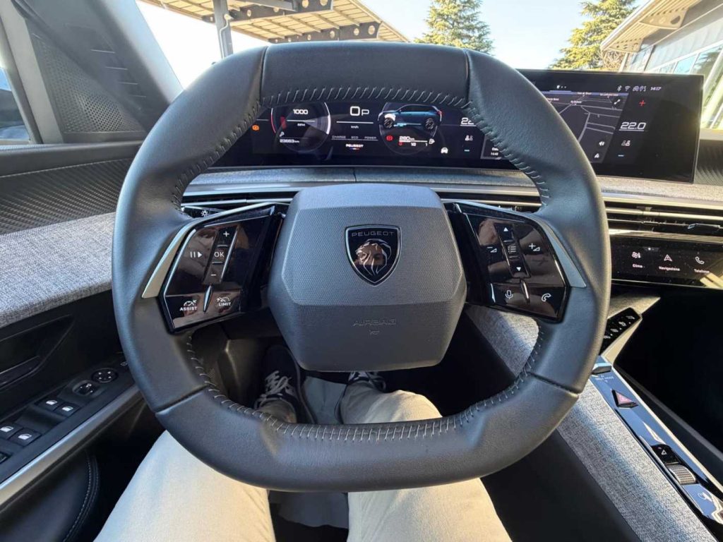 PEUGEOT 5008 Hybrid 145 e-DCS6 Allure - 16