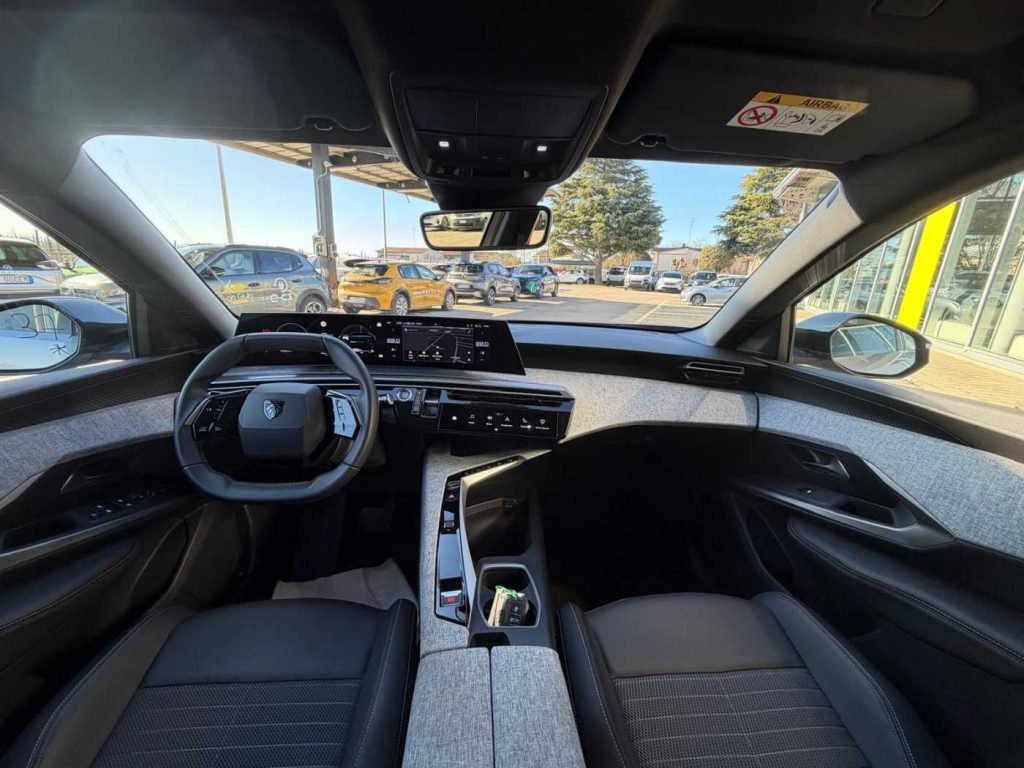 PEUGEOT 5008 Hybrid 145 e-DCS6 Allure - 20