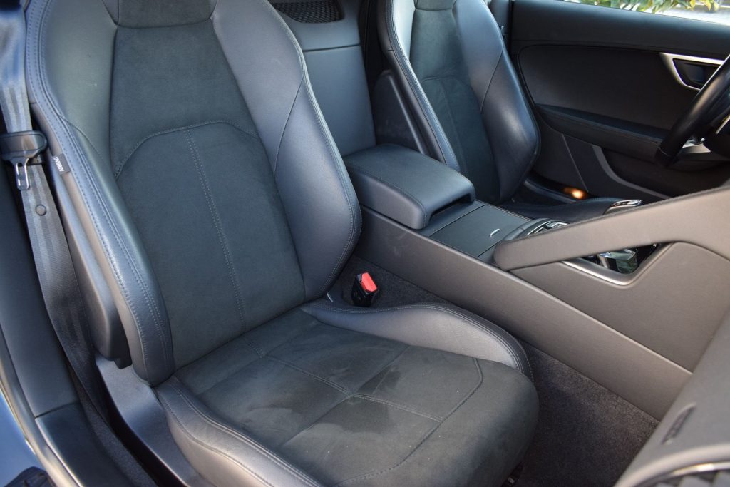 JAGUAR F-Type 2.0 aut. Coupé R-Dynamic BLACK - 19