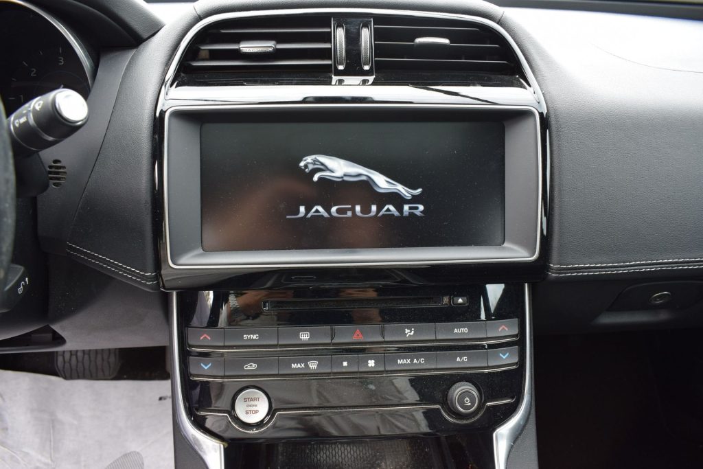 JAGUAR XE 2.0 D Turbo 180 CV AWD AUT. R-SPORT MOTORE DA SOST - 11