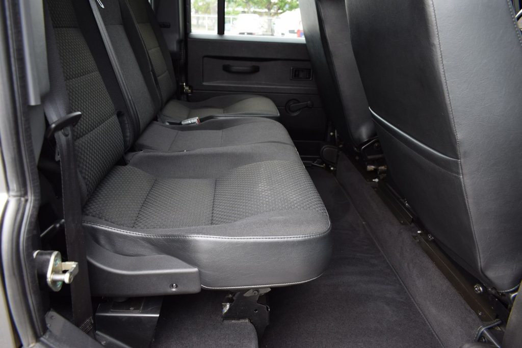 LAND ROVER Defender Defender 110 2.2 TD4 Station Wagon E N1 - 23