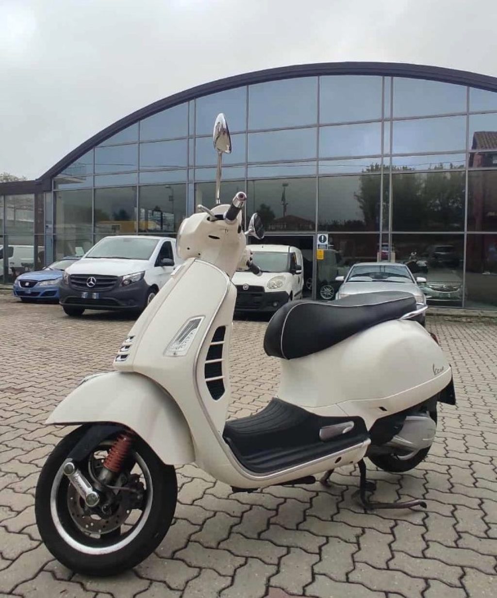 VESPA GTS 300 Super GTS 300 HPE SUPER ABS - 1