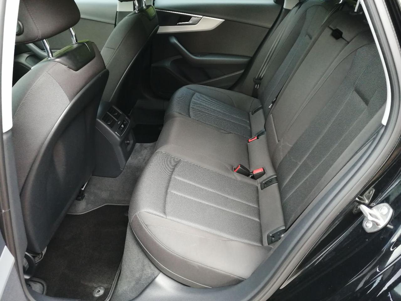 AUDI A4 Avant 40 TDI S tronic Business Advanced - 8