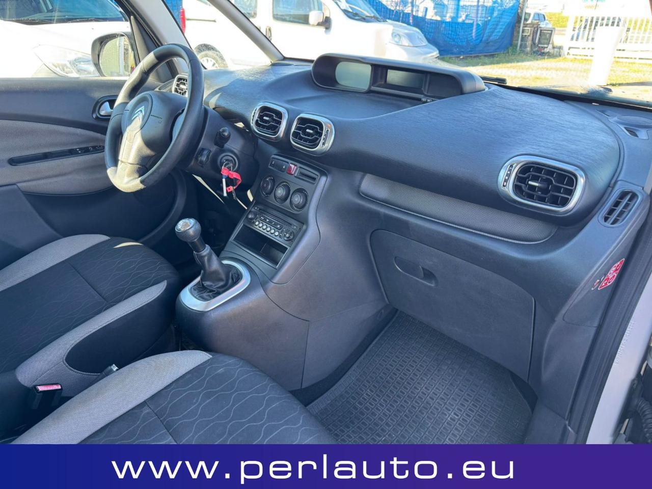 CITROEN C3 Picasso 1.6 e-HDi 90 Exclusive - 11