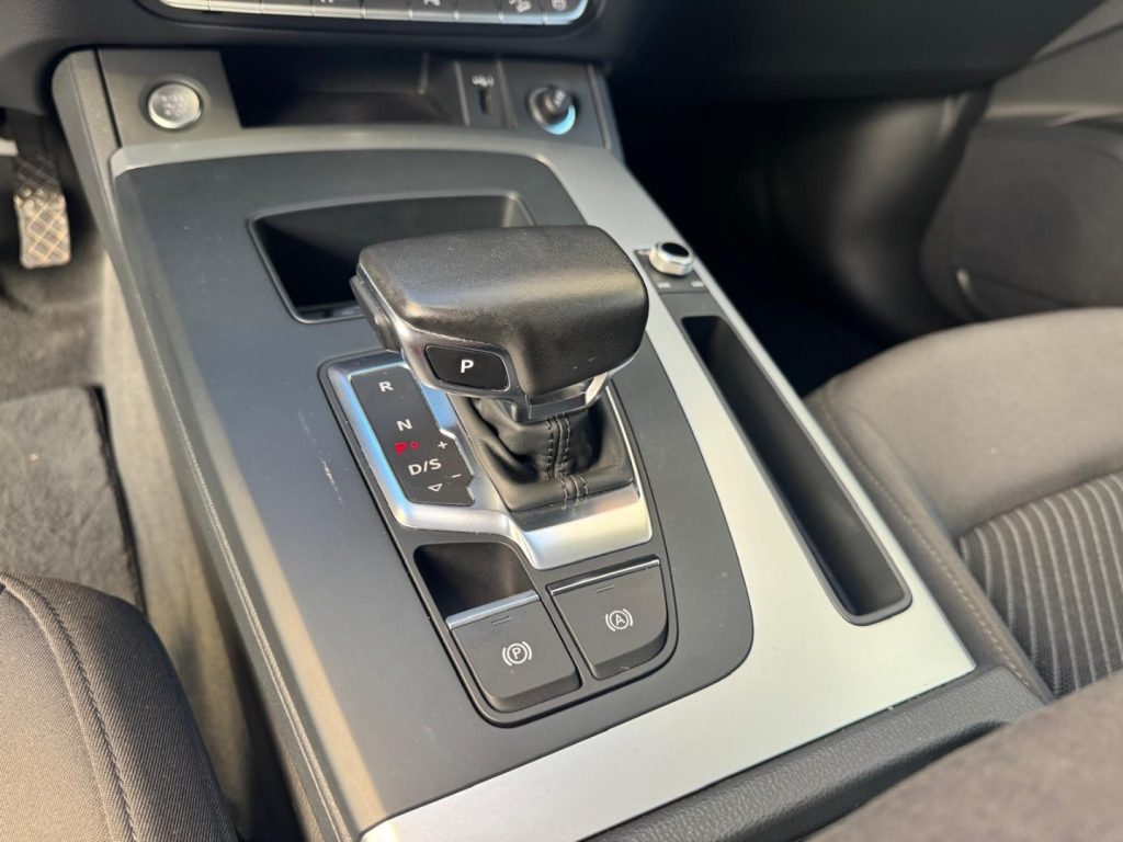 AUDI Q5 40 TDI 204 CV quattro S-TRONIC BUSINESS ADVANCED - 9