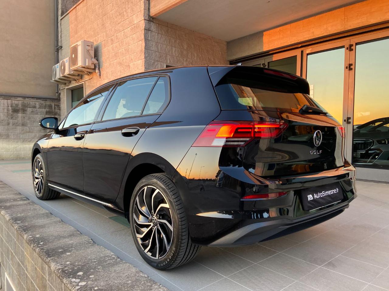 VOLKSWAGEN Golf 2.0 TDI DSG SCR Life COCKPIT-LUCI AMBIENTE - 7