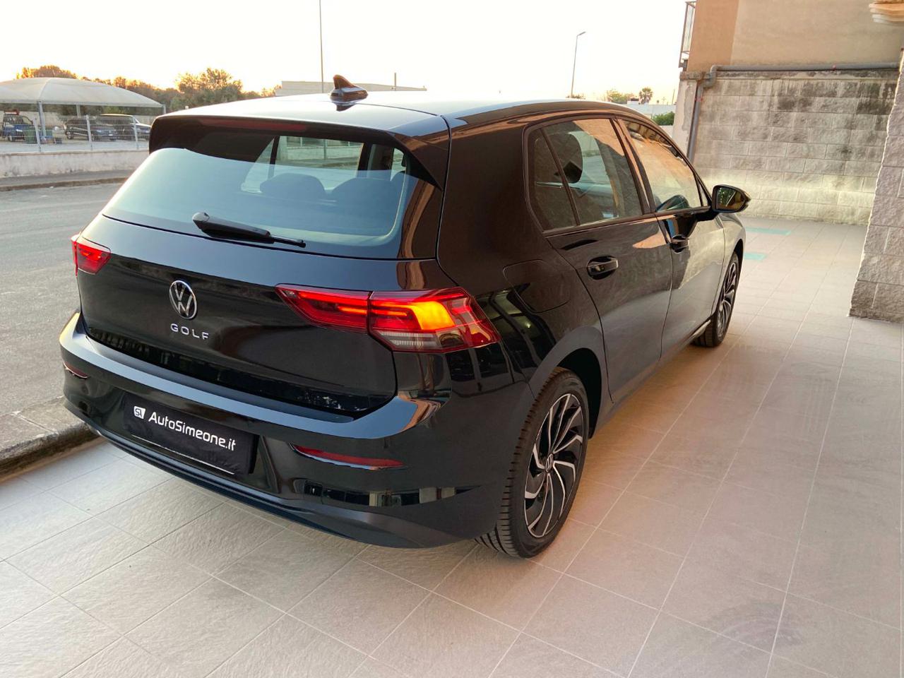 VOLKSWAGEN Golf 2.0 TDI DSG SCR Life COCKPIT-LUCI AMBIENTE - 5