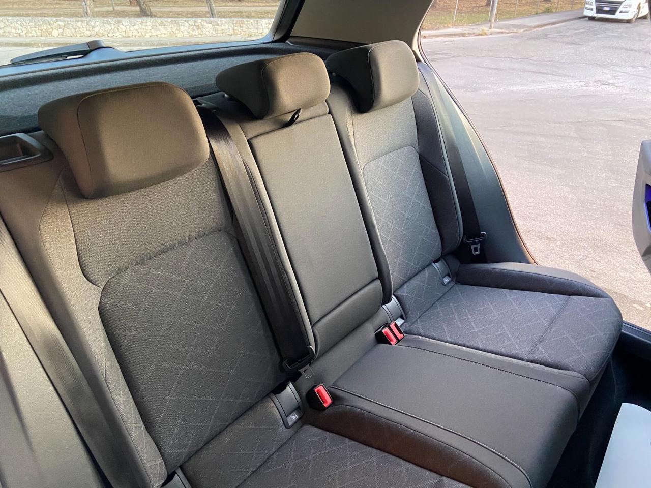 VOLKSWAGEN Golf 2.0 TDI DSG SCR Life COCKPIT-LUCI AMBIENTE - 33