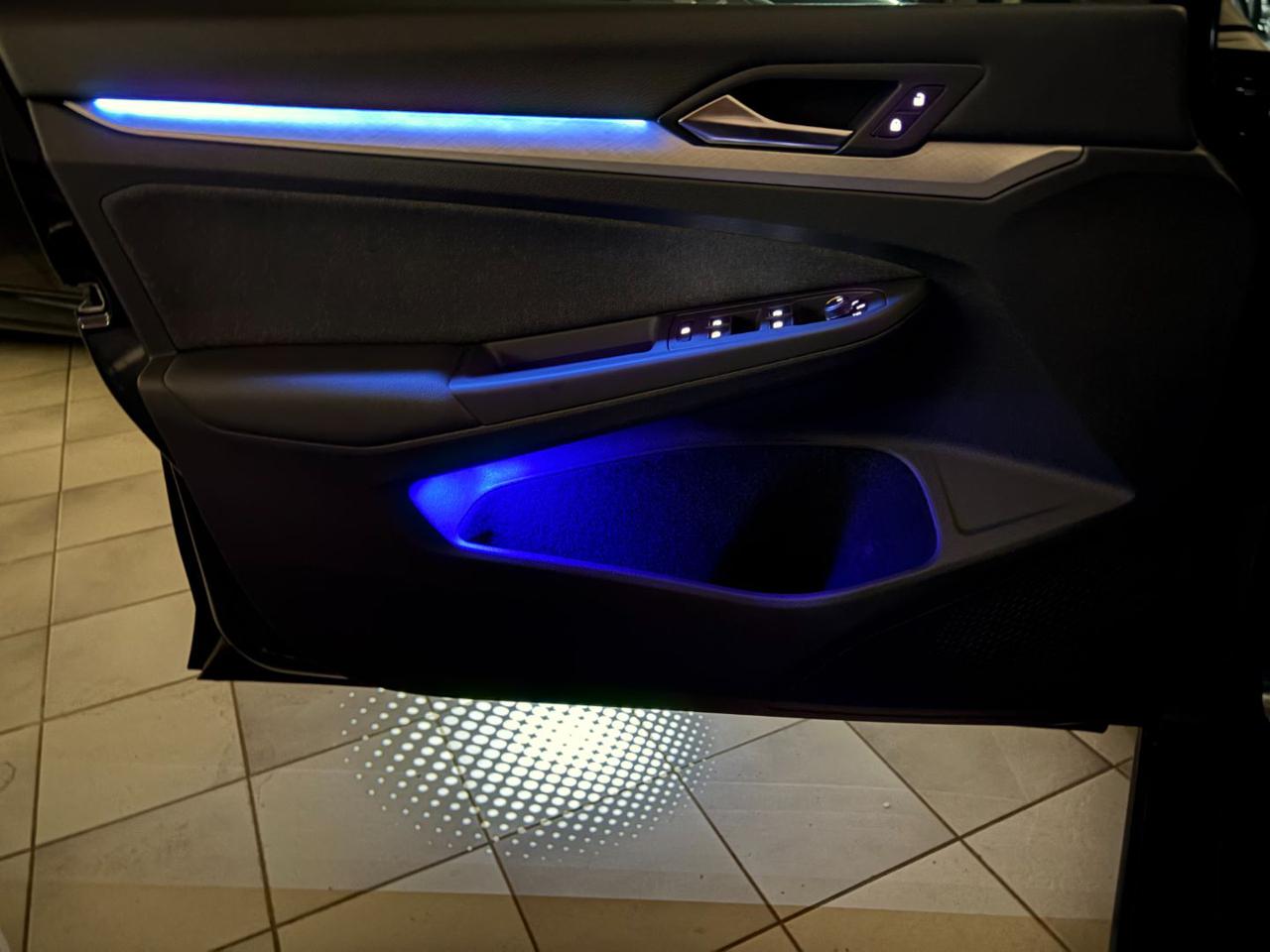 VOLKSWAGEN Golf 2.0 TDI DSG SCR Life COCKPIT-LUCI AMBIENTE - 15