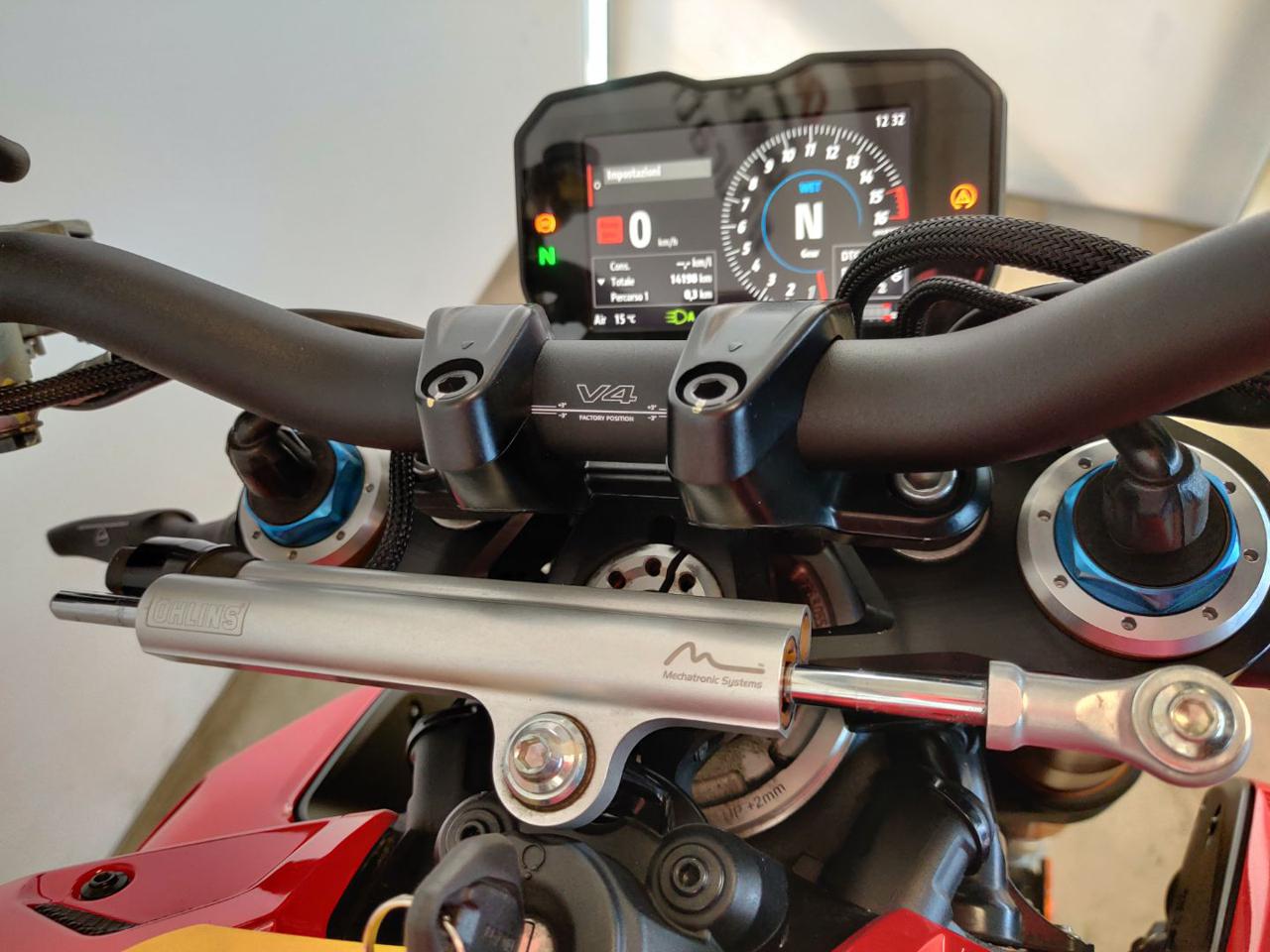 DUCATI Streetfighter V4 S RED - 12