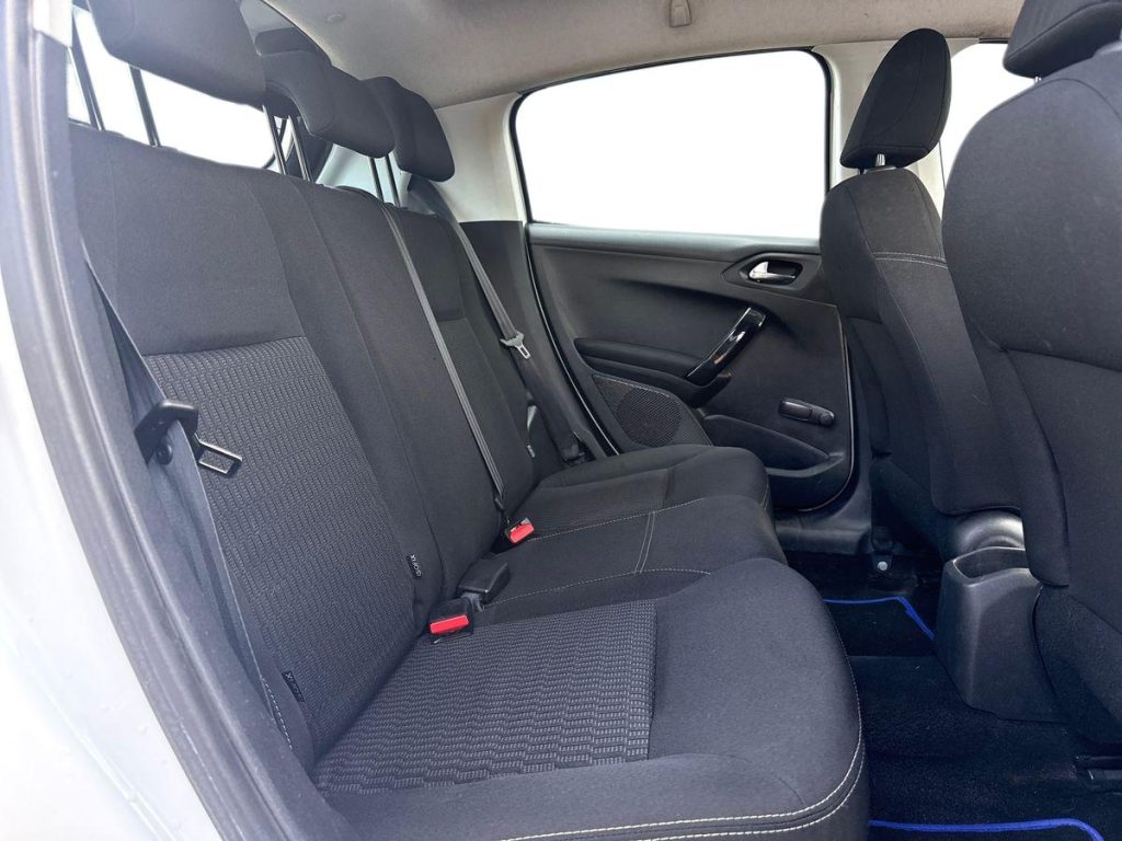 PEUGEOT 208 1.2 82 CV 5p Active - 11