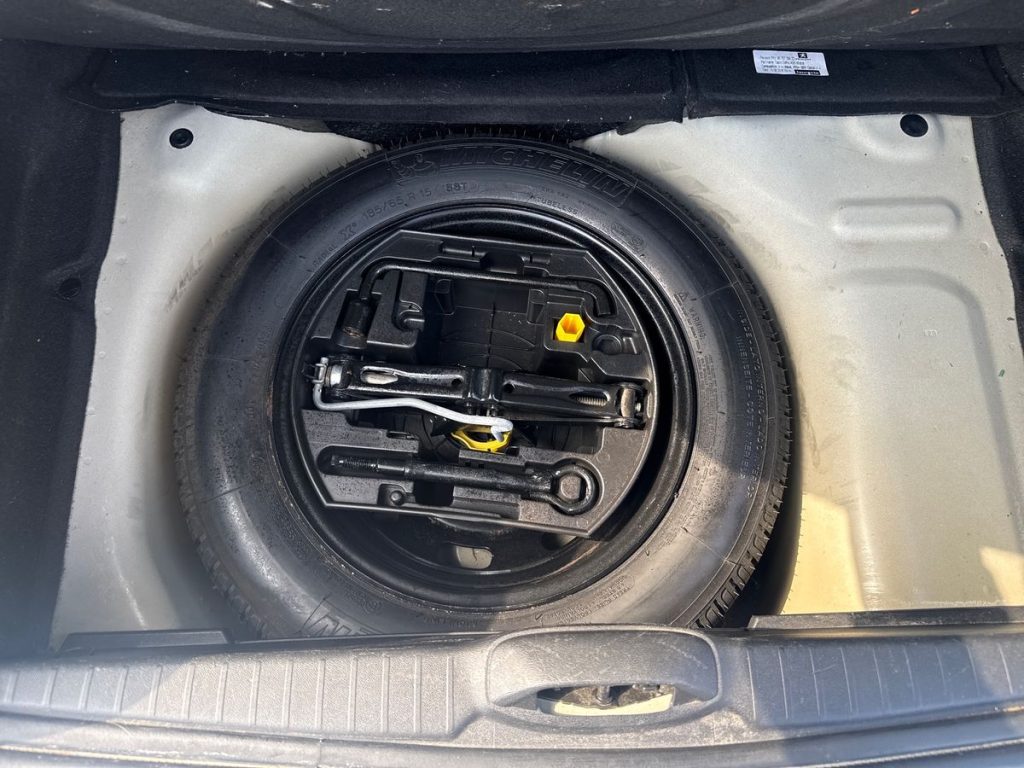 PEUGEOT 208 1.2 82 CV 5p Active - 13