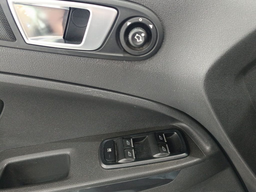 FORD EcoSport 1.5 TDCi 95 CV Titanium - 20