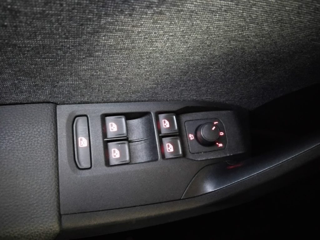 SEAT Arona 1.0 EcoTSI 110 CV DSG Experience 18 - 21