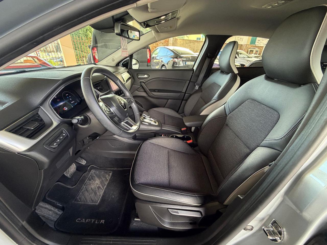 RENAULT Captur Plug-in Hybrid E-Tech 160 CV Intens - 9