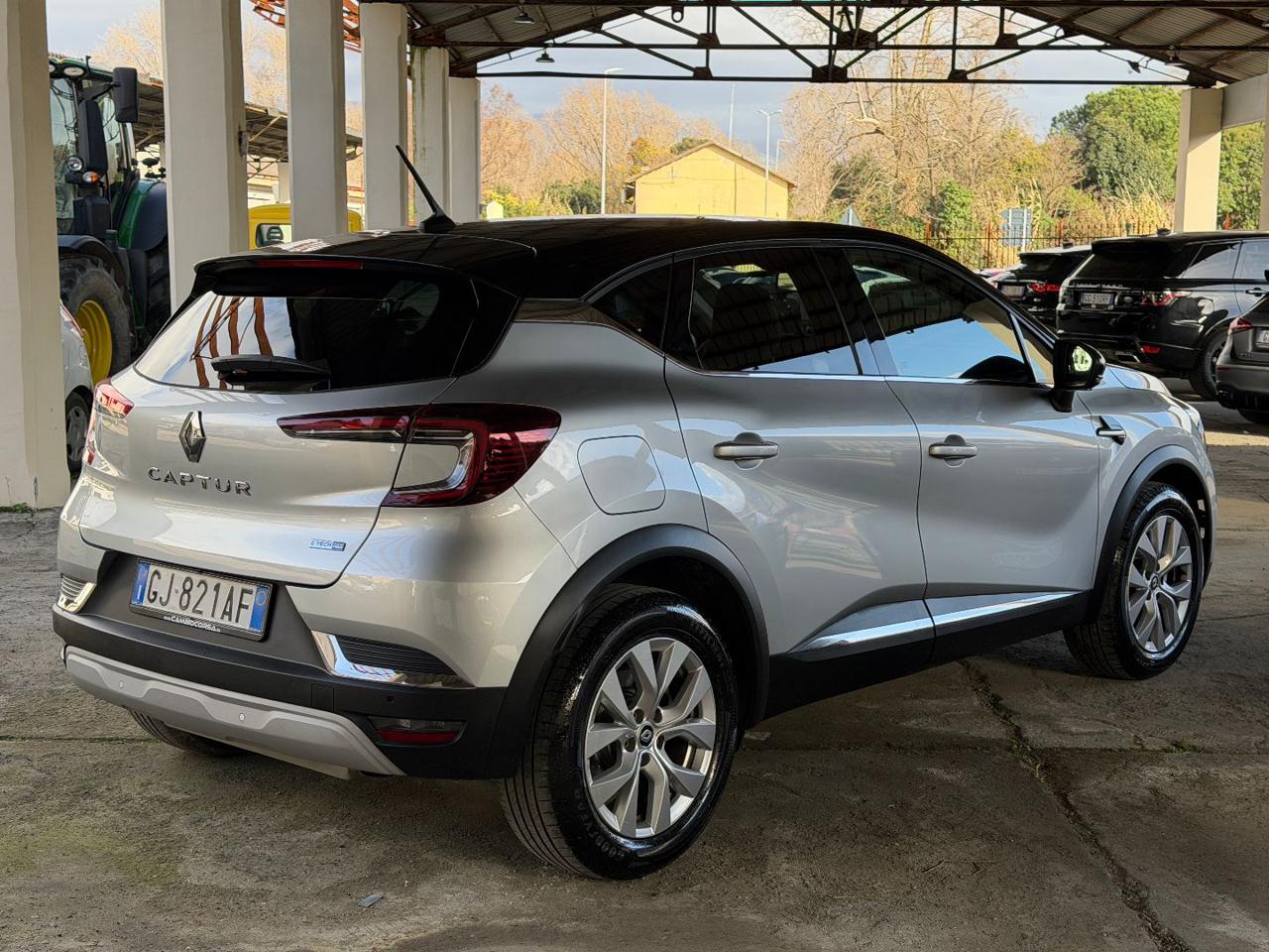 RENAULT Captur Plug-in Hybrid E-Tech 160 CV Intens - 4