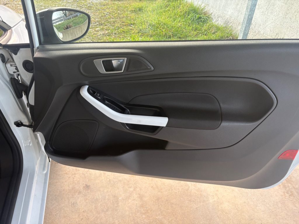 FORD Fiesta 1.0 80CV ST LINE Black & White Edition BELLISSIMA - 27