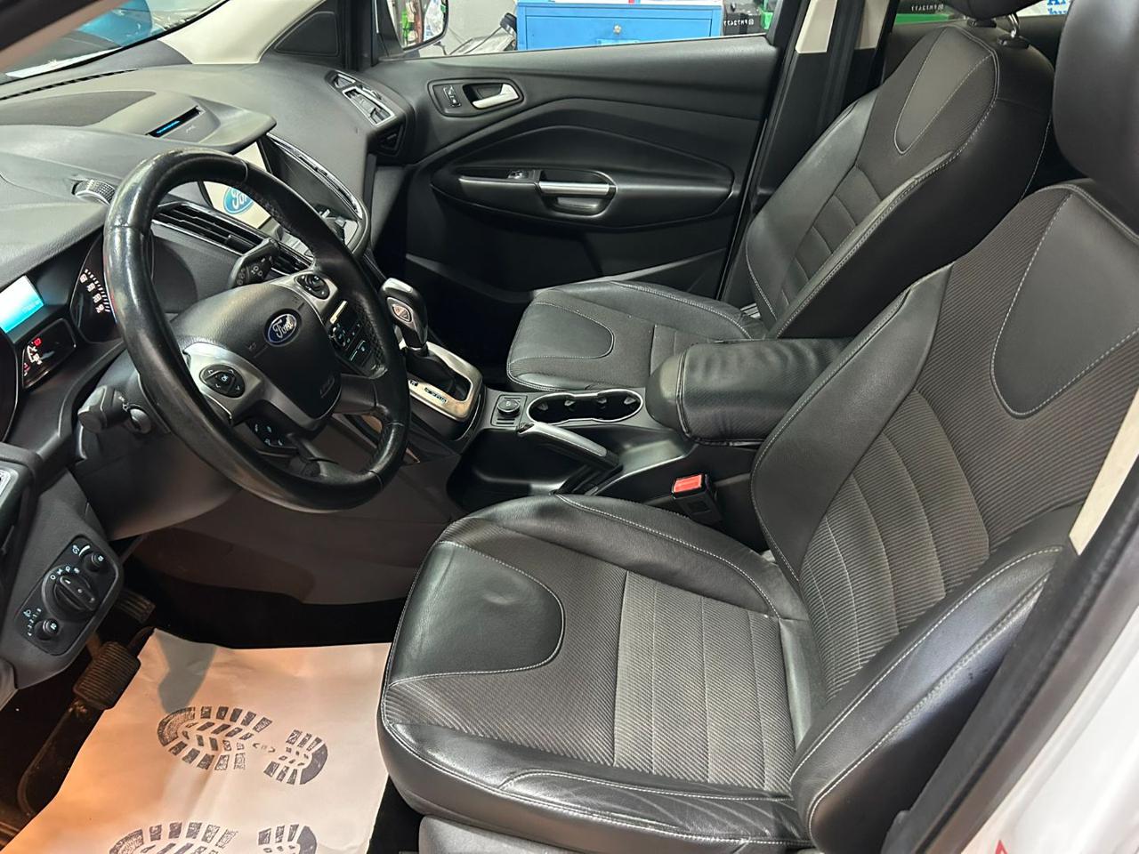 FORD Kuga 2.0 TDCI 150 CV S&S 4WD Powershift Titanium EURO6 - 11