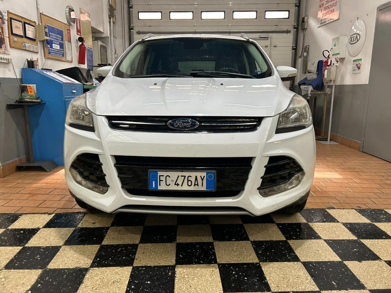 FORD Kuga 2.0 TDCI 150 CV S&S 4WD Powershift Titanium EURO6 - 4