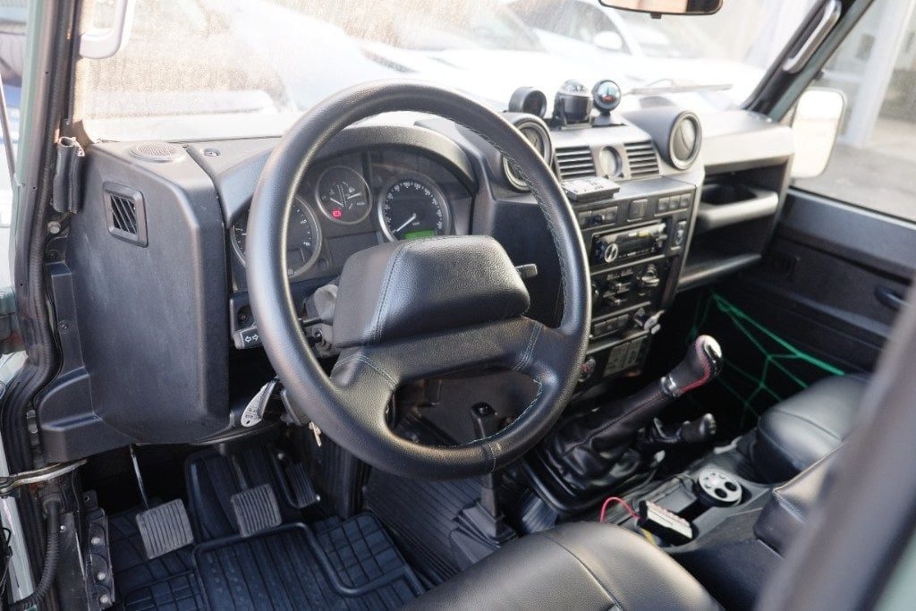 LAND ROVER Defender 90 2.4 TD4 Station Wagon S - 10