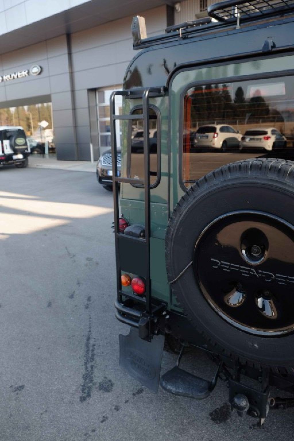 LAND ROVER Defender 90 2.4 TD4 Station Wagon S - 19