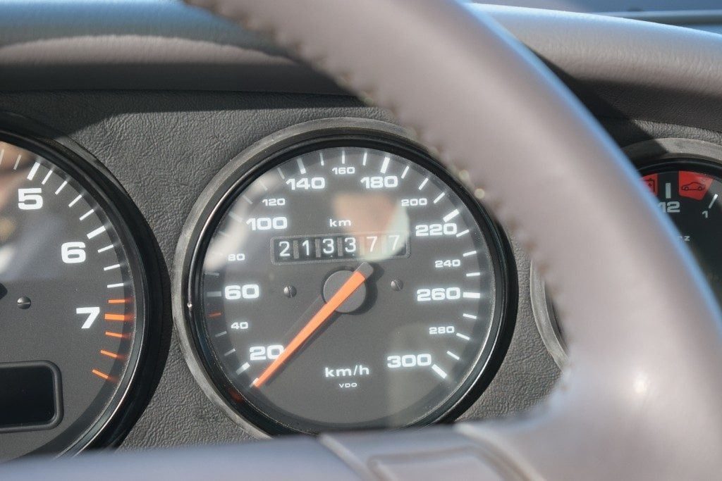 PORSCHE 911 CARRERA 4 TARGA - 22