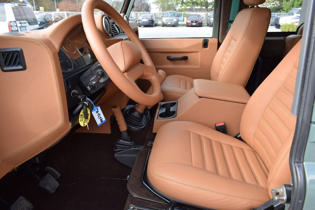 LAND ROVER Defender Defender 90 2.2 TD4 Station Wagon N1 AUOTOCARRO IV - 9