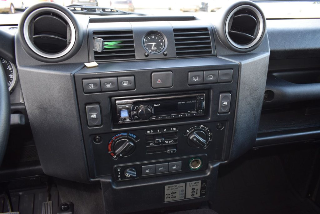 LAND ROVER Defender Defender 110 2.2 TD4 Station Wagon SE N1 AUTOCARRO - 13