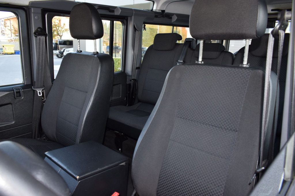 LAND ROVER Defender Defender 110 2.2 TD4 Station Wagon SE N1 AUTOCARRO - 17