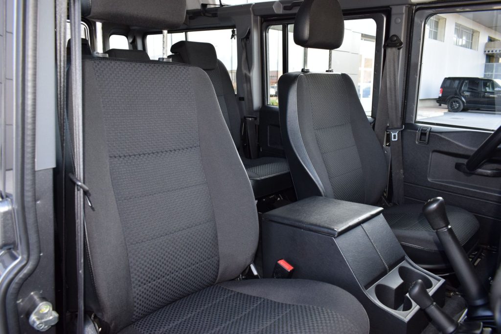 LAND ROVER Defender Defender 110 2.2 TD4 Station Wagon SE N1 AUTOCARRO - 18