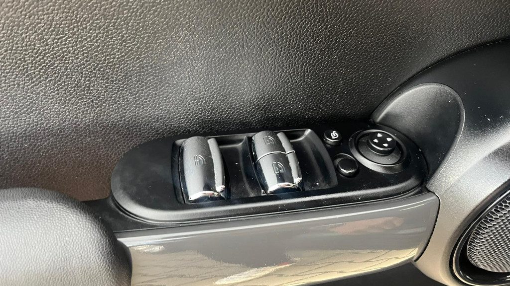 MINI Mini 1.5 Cooper D Hype Cabrio - 9