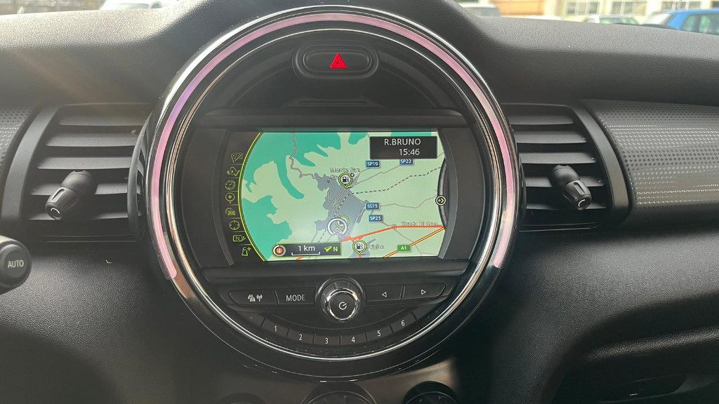 MINI Mini 1.5 Cooper D Hype Cabrio - 11